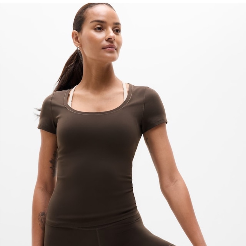 Athleta Transcend Scoop Neck Tee - Truffle - Size M